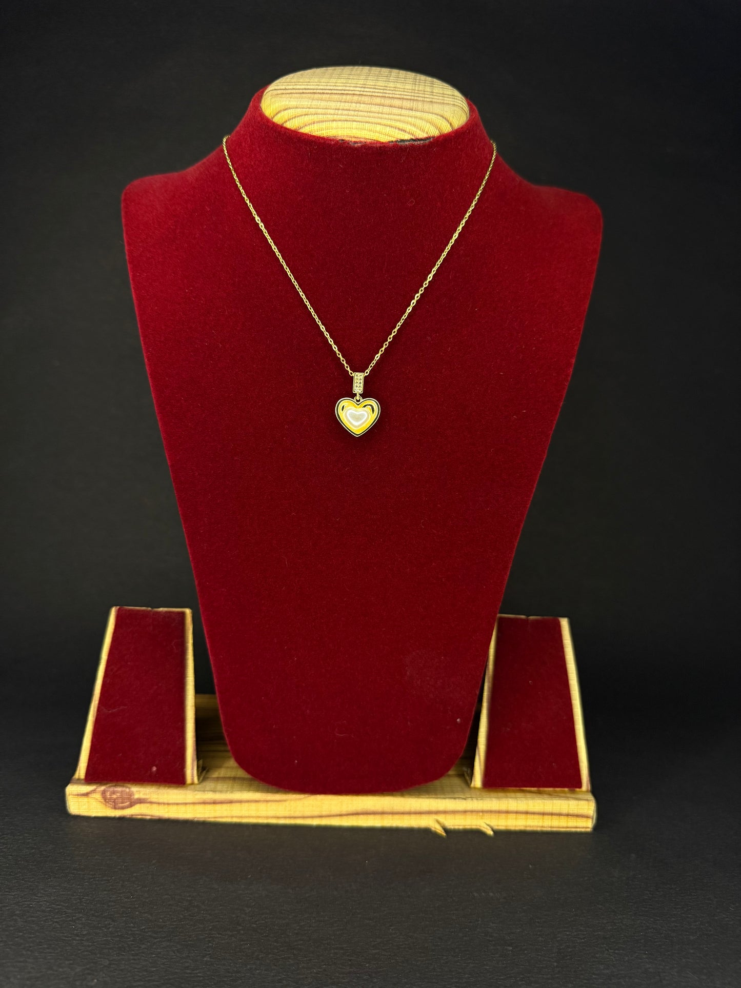Heart-shaped Pearl Pendant with Chain KM0011
