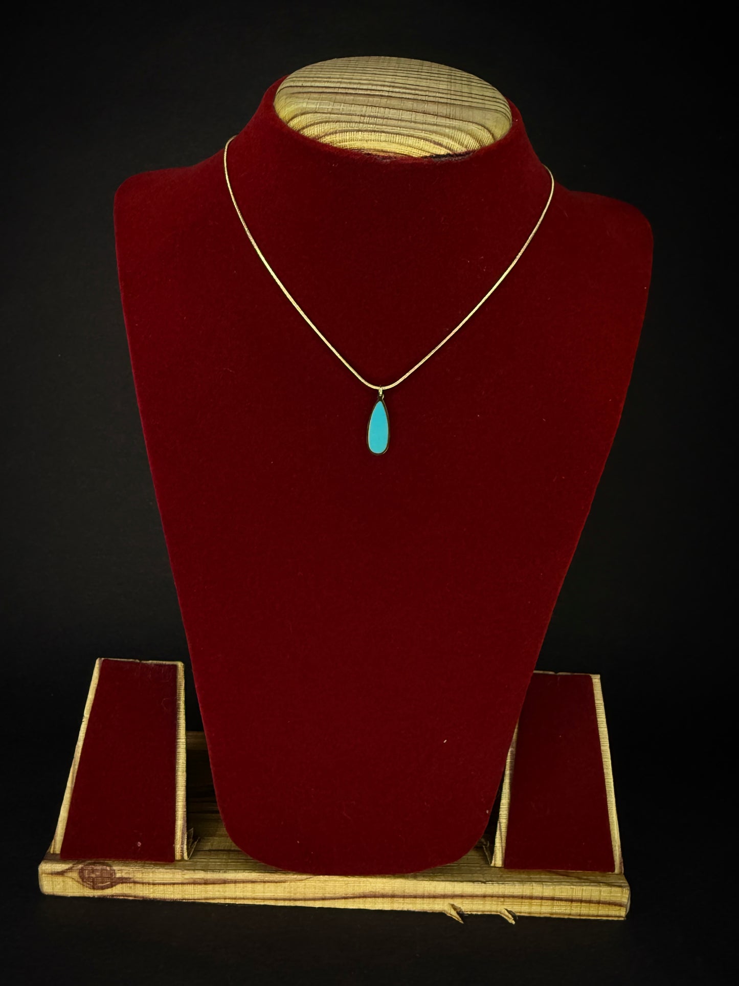 Turquoise Pendant with Chain KM0007