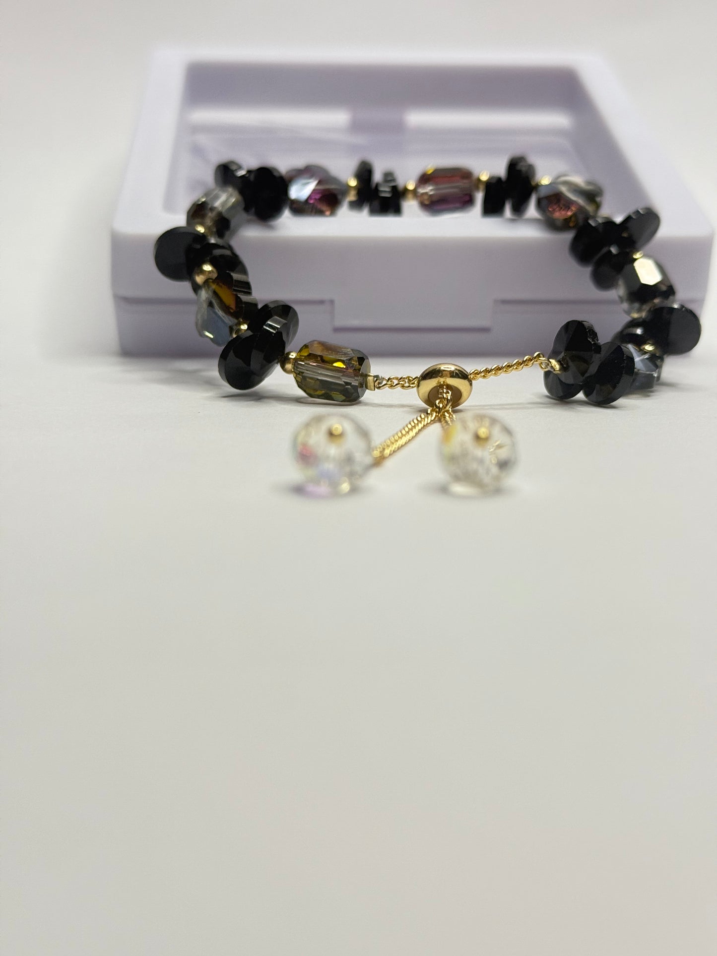 Adjustable Crystal Bracelet BR0004