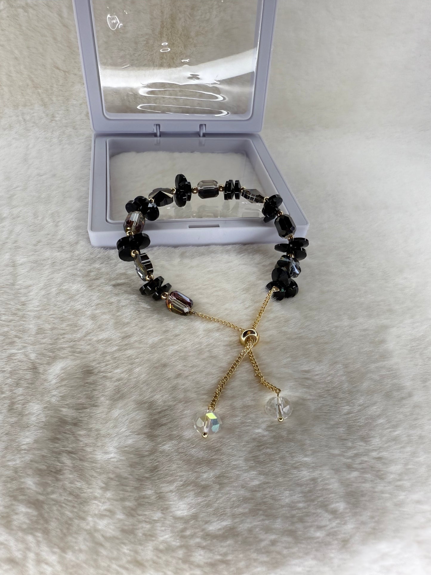 Adjustable Crystal Bracelet BR0004