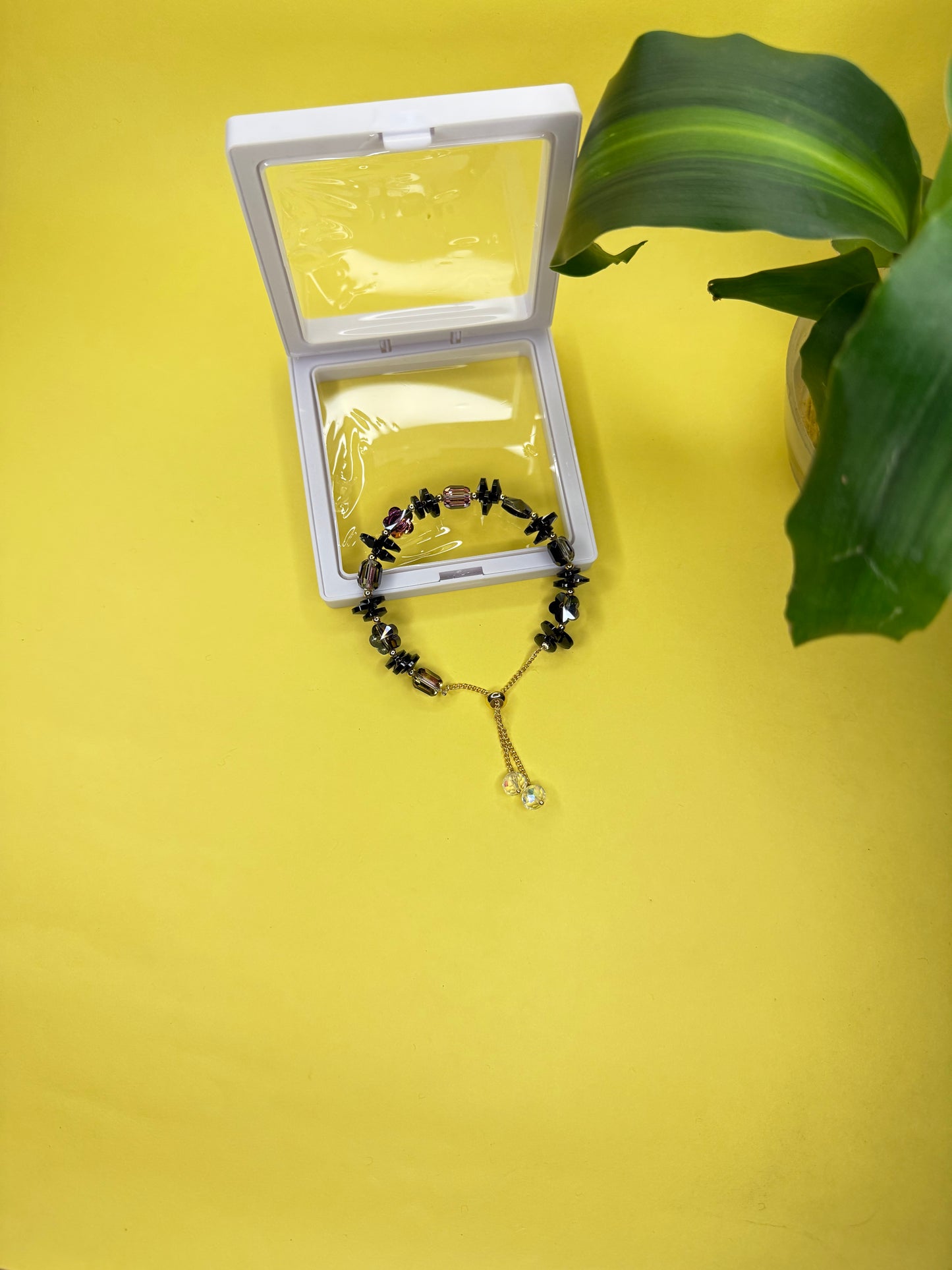 Adjustable Crystal Bracelet BR0004