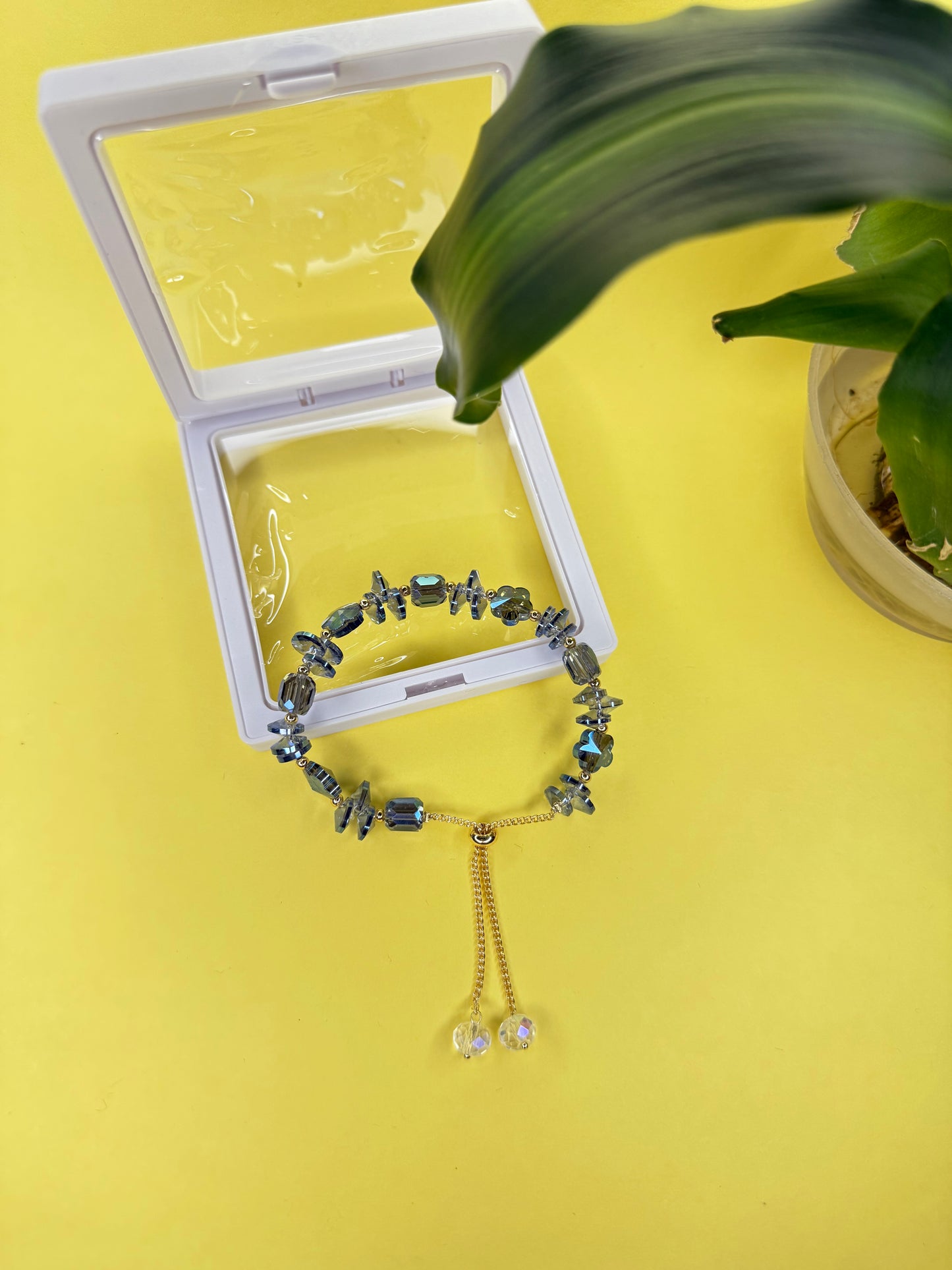 Adjustable Crystal Bracelet BR0006