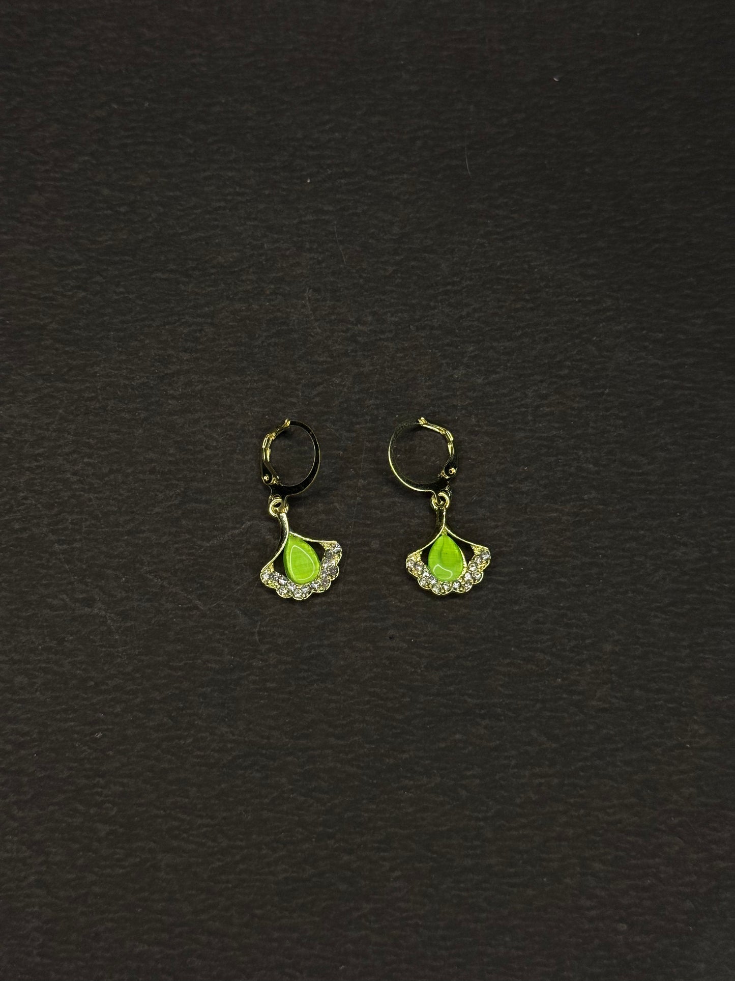 Shimmer Petal Earring KB0016