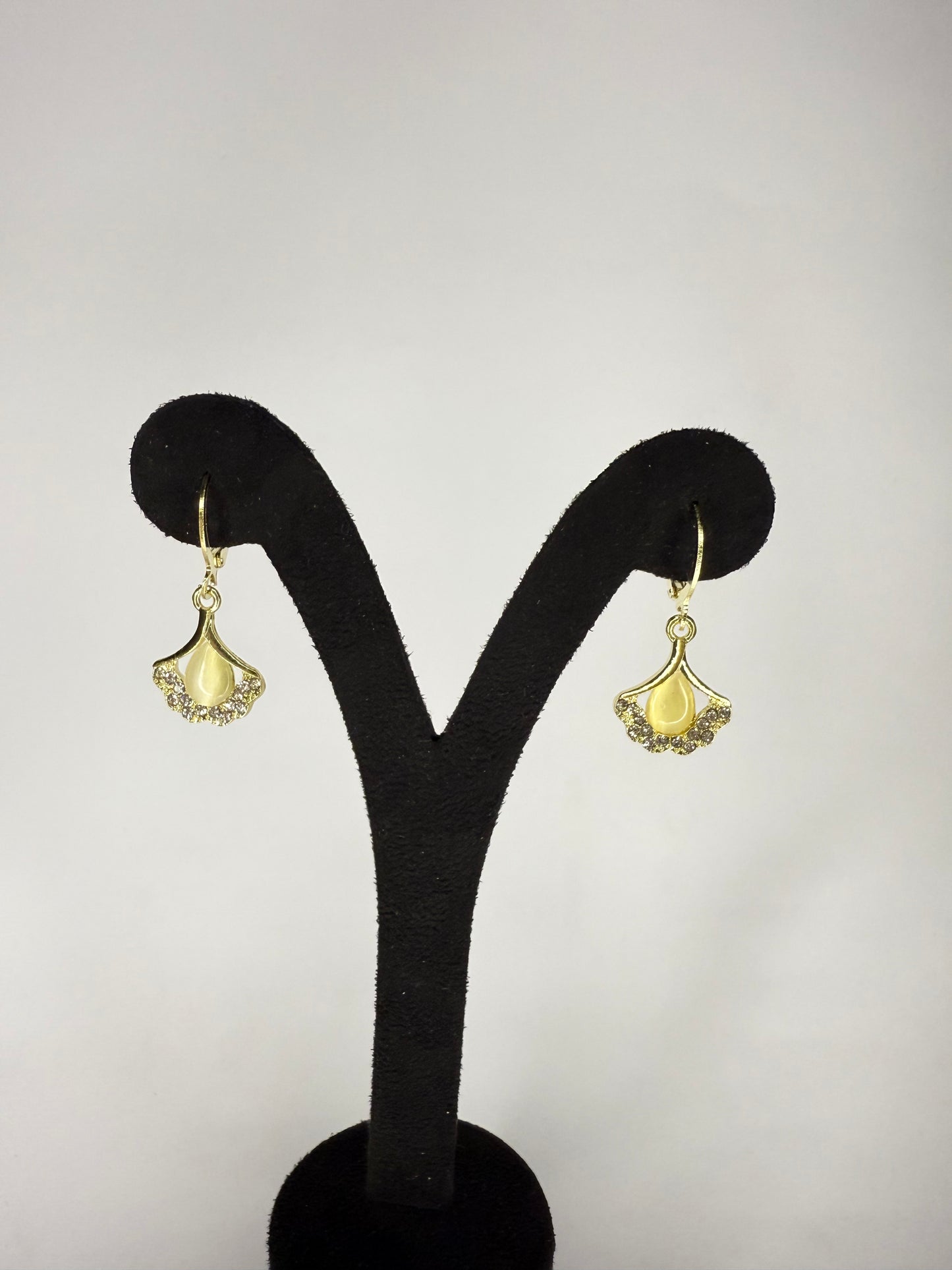 Shimmer Petal Earring KB0016