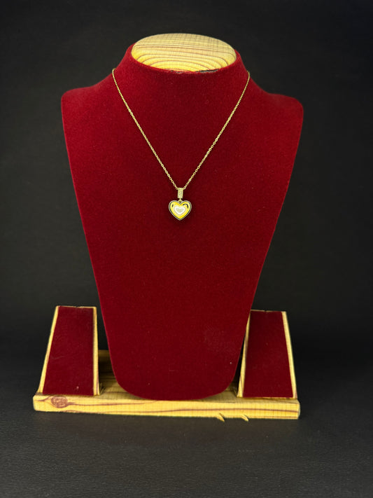 Heart-shaped Pearl Pendant with Chain KM0011