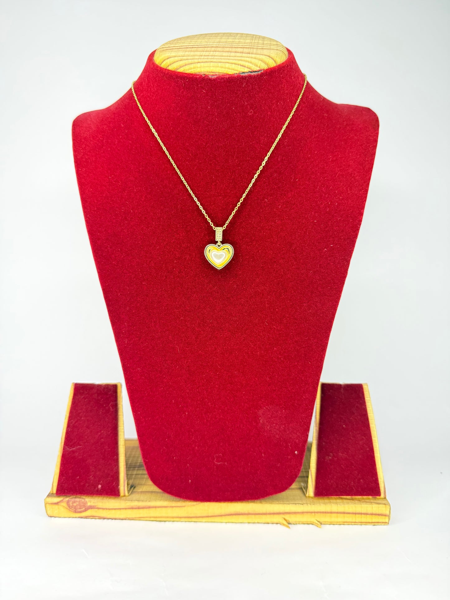 Heart-shaped Pearl Pendant with Chain KM0011