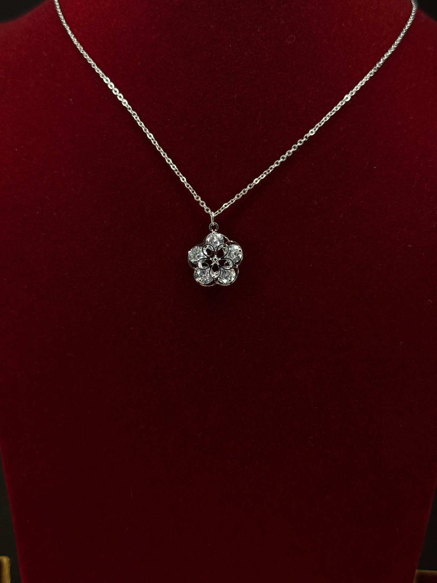 Flower Zirconia diamond pendant with chain KM0021