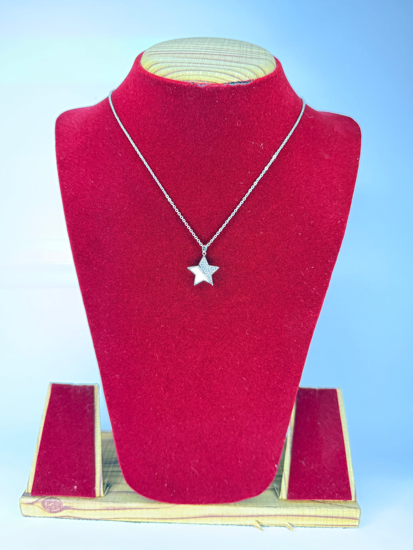 Stare Pendant with Chain KM0022