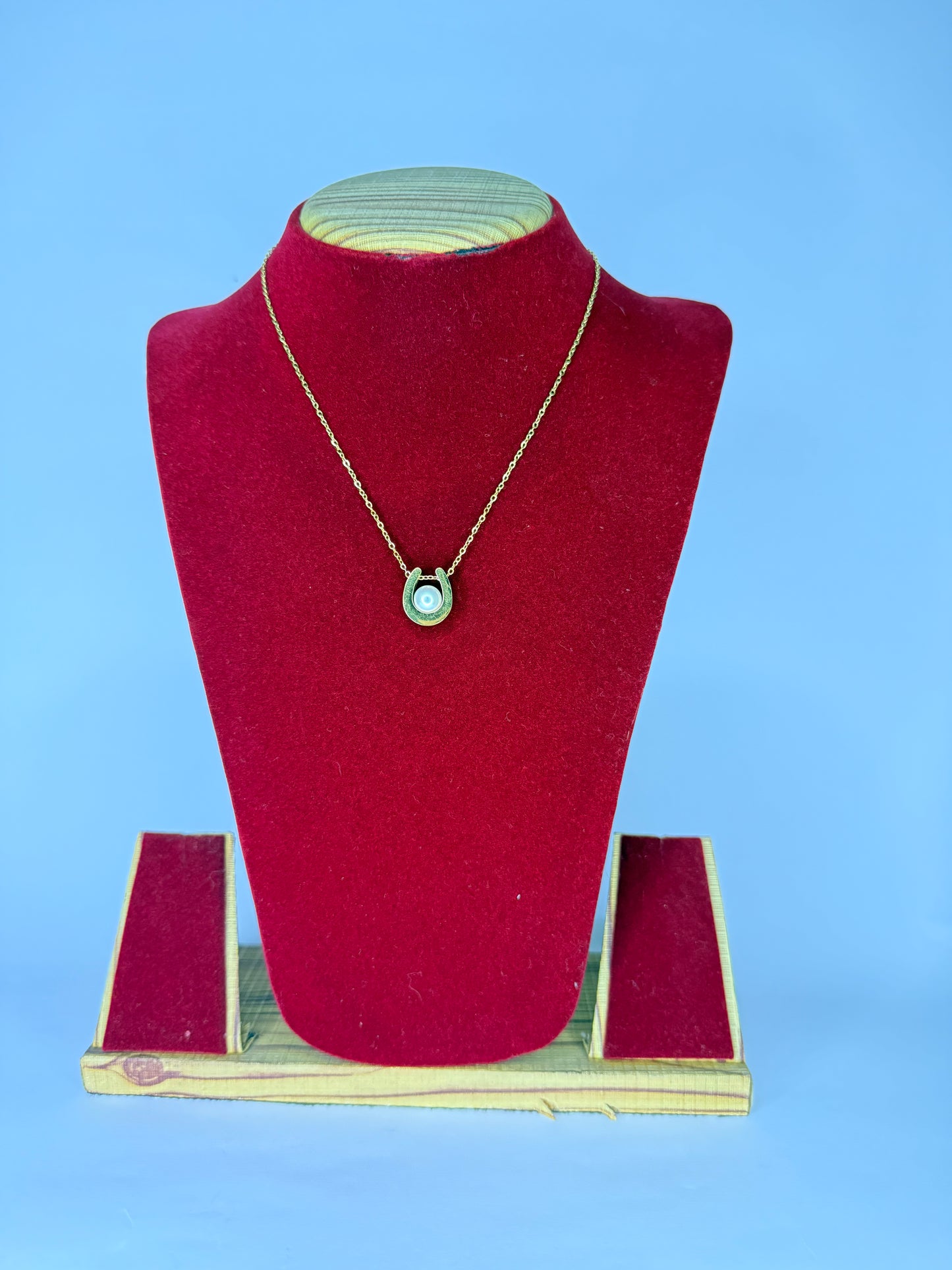 Anti-tarnish Horseshoe Pearl Necklace KM0002