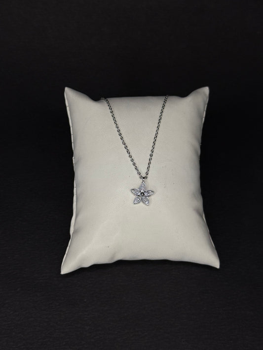 Flower shaped Pendant with chain KM0012