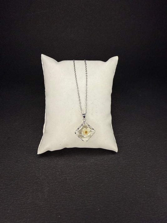 Resin Dried White Flower Pendant with Chain KM0009