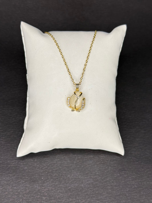 Tulip Opal Pendant with Chain KM0017