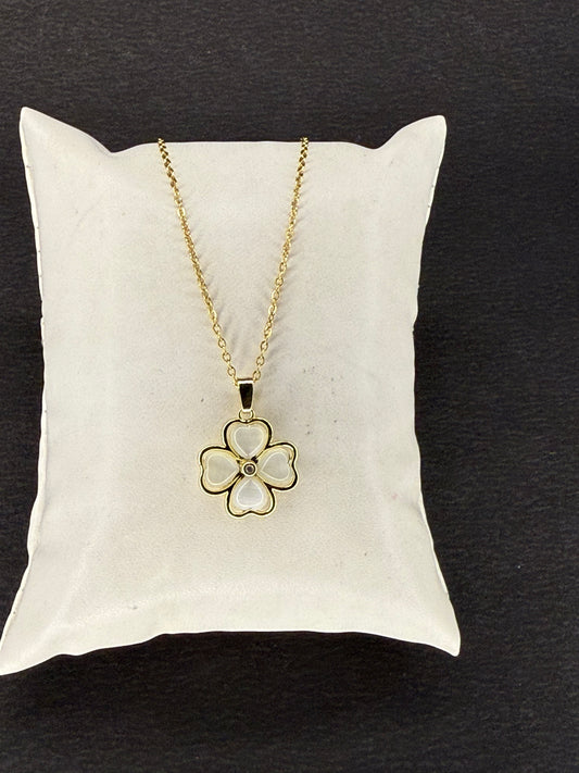 Foul white Leaf Clover Pendant with Chain KM0020