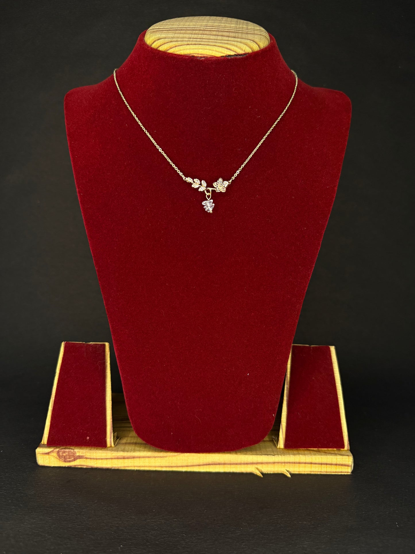 Swarovski white crystal flower Necklace KM0025