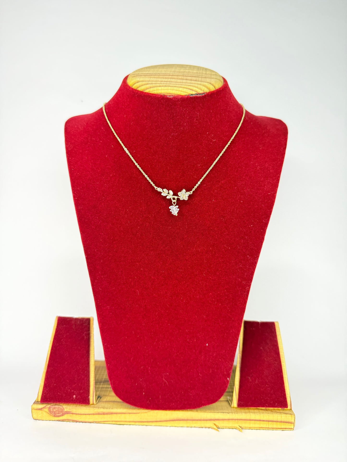 Swarovski white crystal flower Necklace KM0025