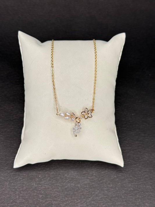 Swarovski white crystal flower Necklace KM0025