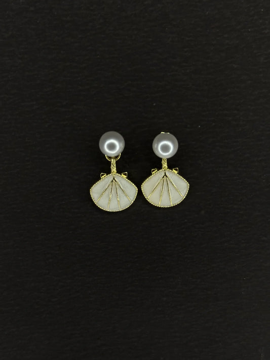 Pearl Oil Drip Shell Dangler KB0029