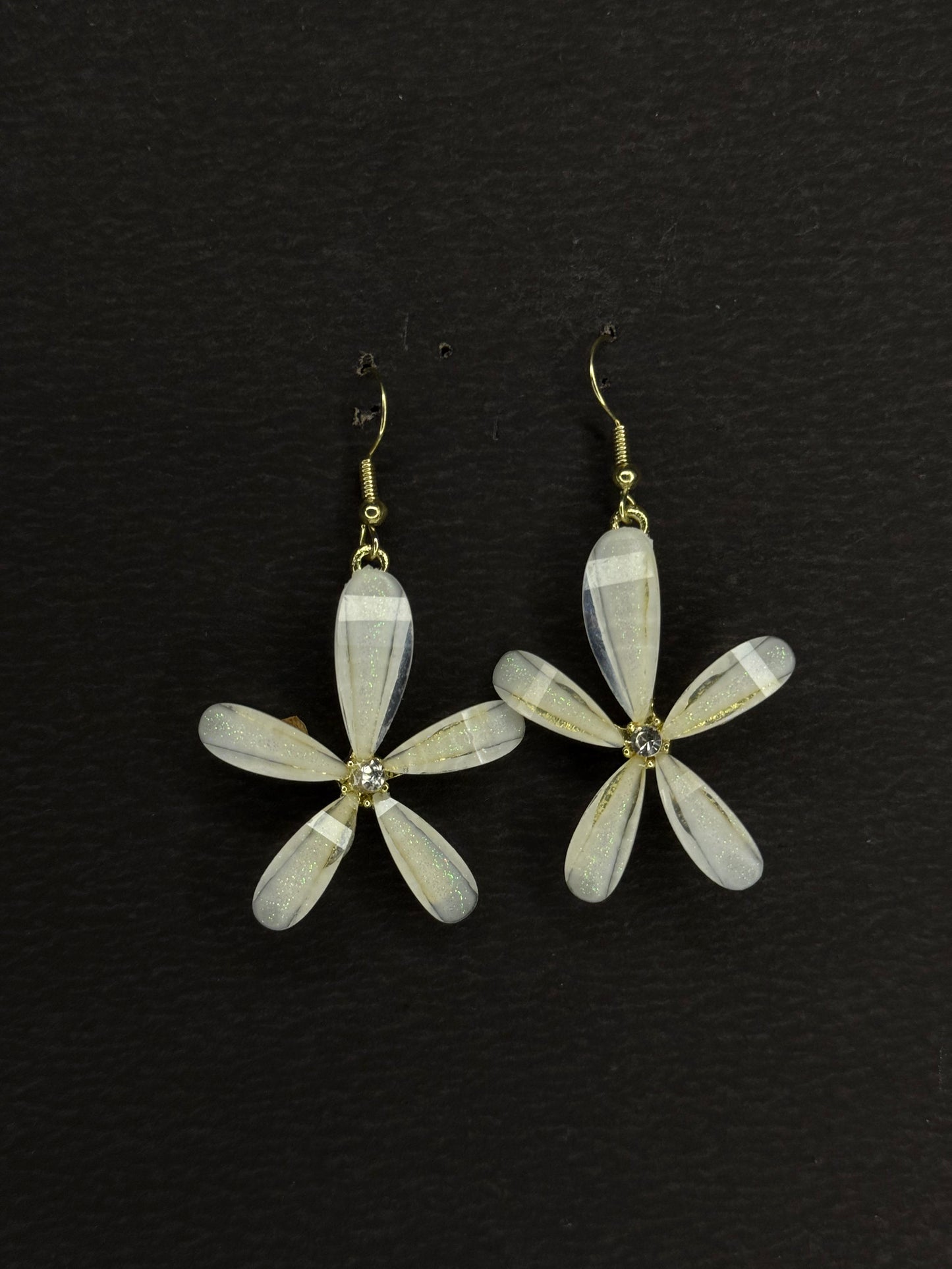 White Gold-Plated Floral Italian Design Korean Earring KB0031