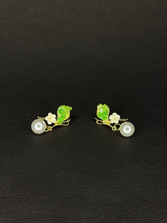Pearl Blossom Drop Earring (green) KB0012