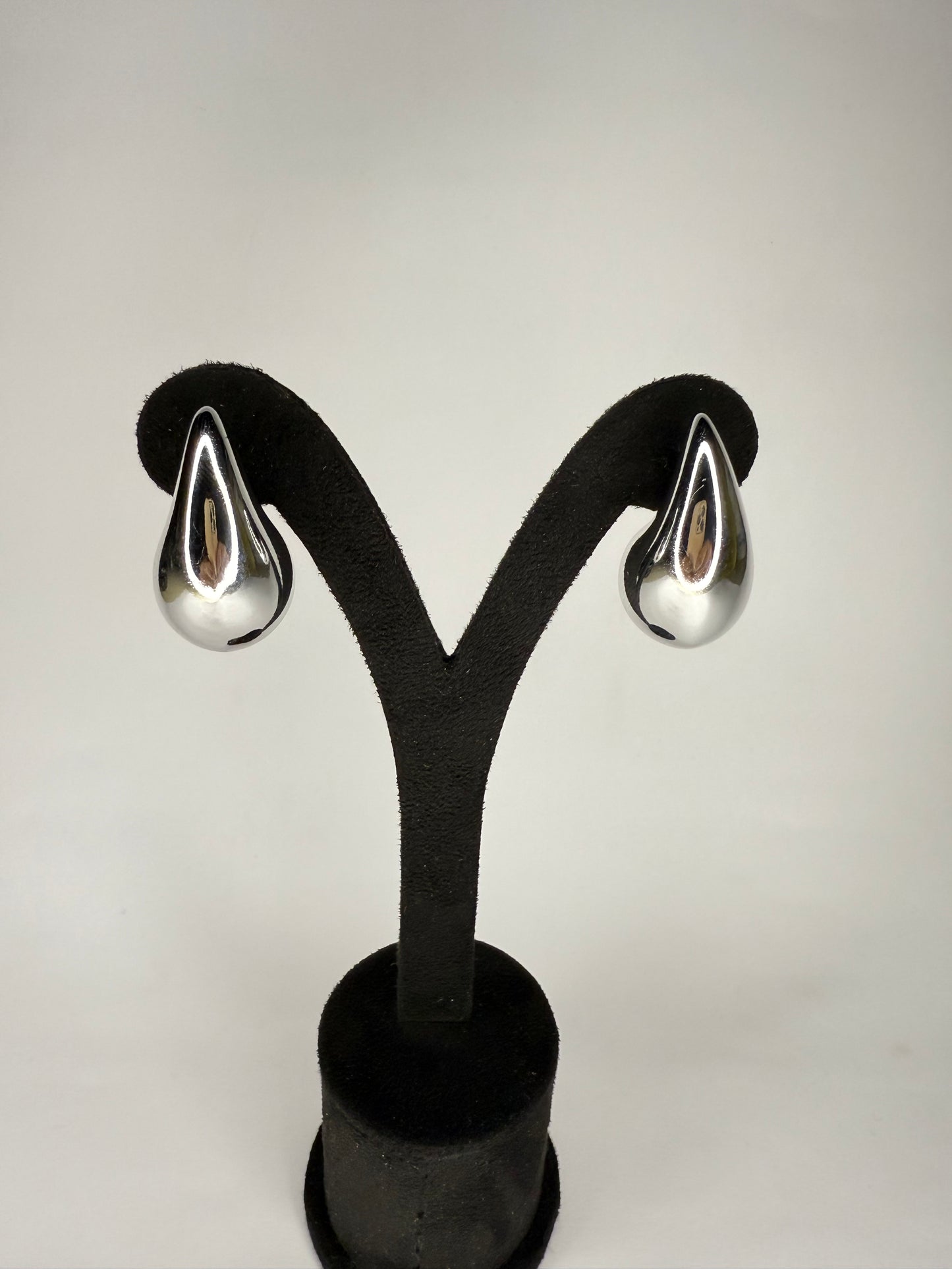 Luxury Teardrop Studs Earring kb0020