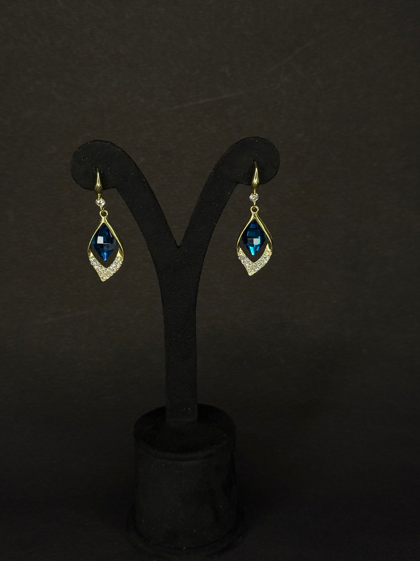 Blue Elegance Drop Earring KB0034