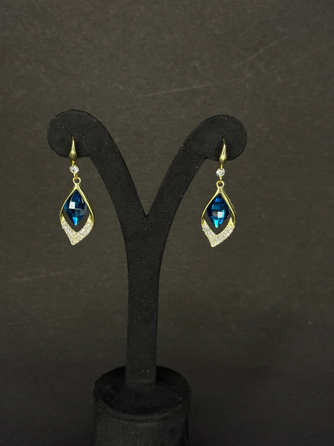 Blue Elegance Drop Earring KB0034