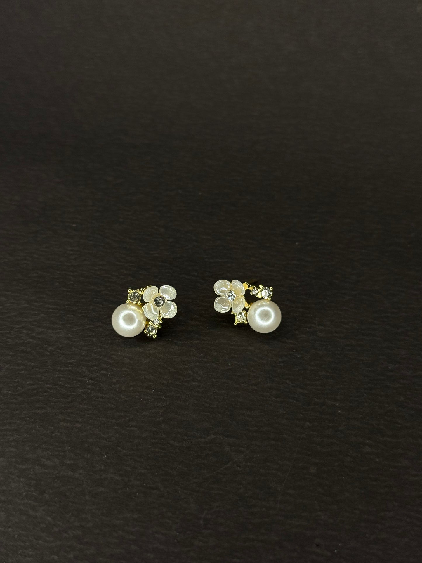 Pearl Blossom Studs KB0013