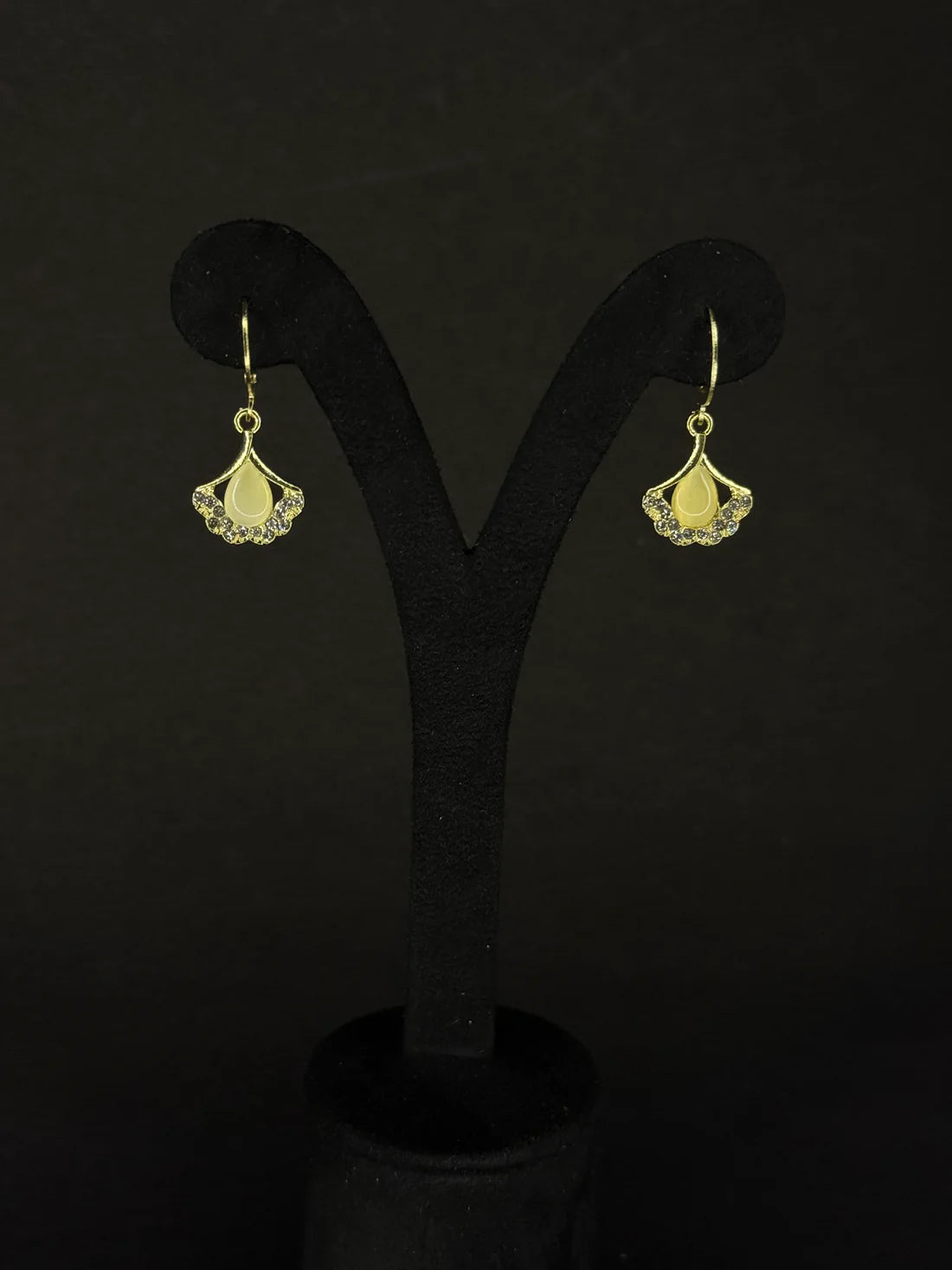 Shimmer Petal Earring KB0016